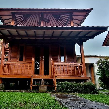 Mayeka Transit Hostel Bandara Internasional Lombok 프라야 외부 사진