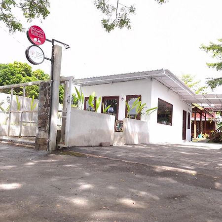 Mayeka Transit Hostel Bandara Internasional Lombok 프라야 외부 사진
