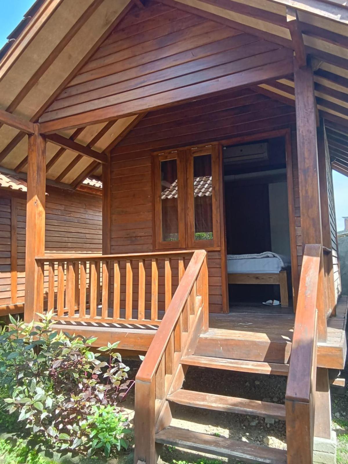 Mayeka Transit Hostel Bandara Internasional Lombok 프라야 외부 사진