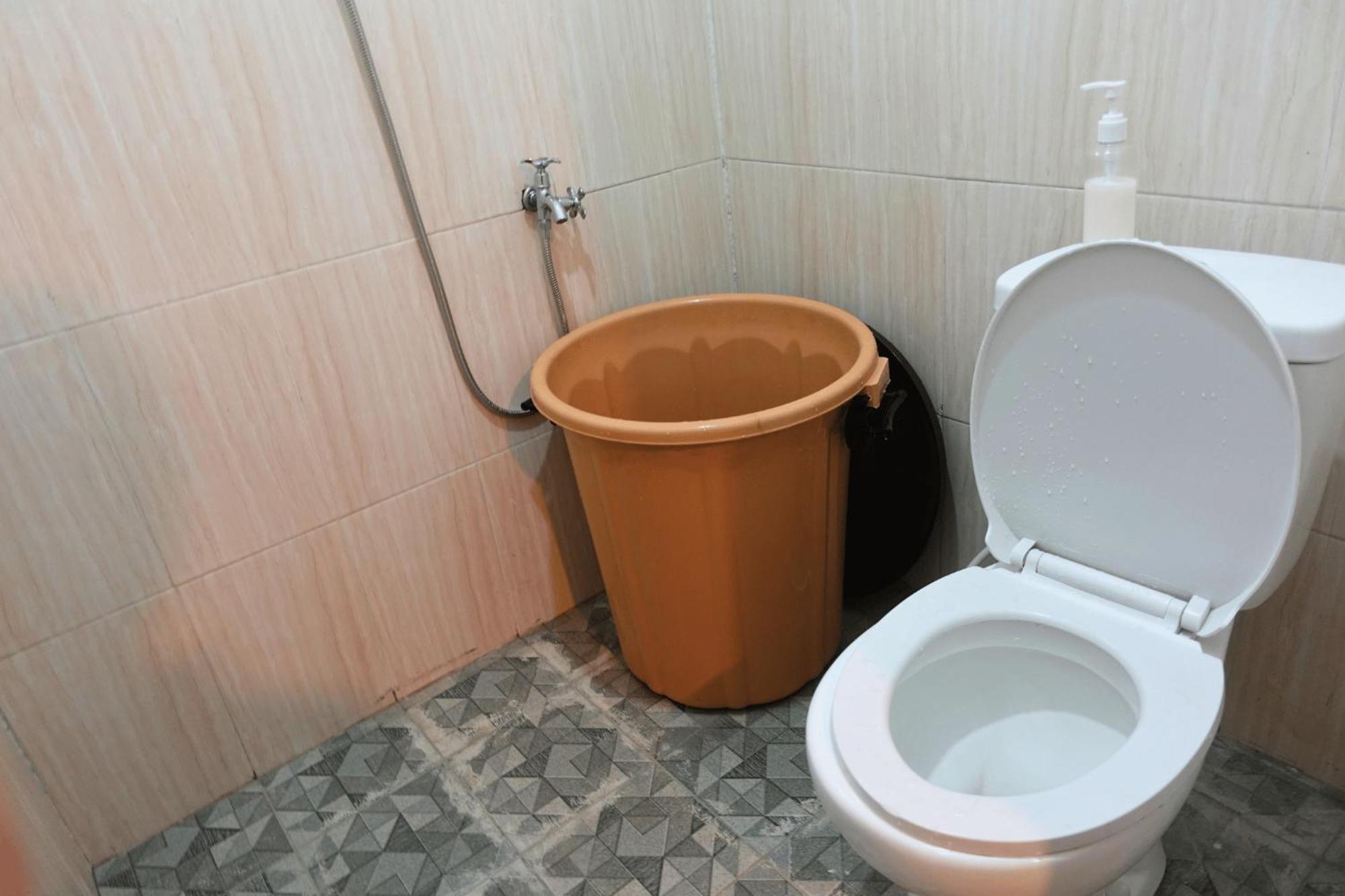 Mayeka Transit Hostel Bandara Internasional Lombok 프라야 외부 사진