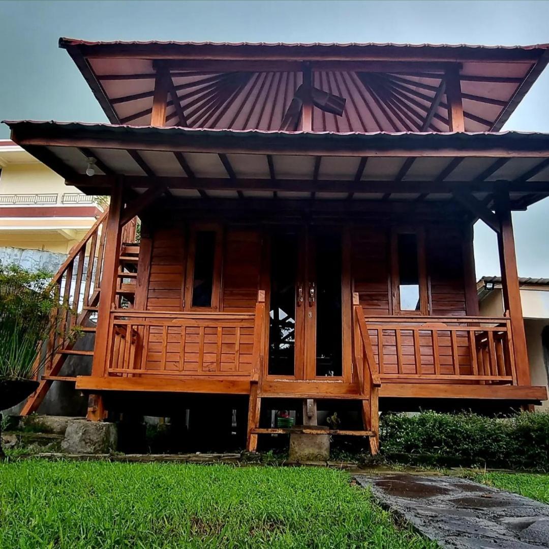 Mayeka Transit Hostel Bandara Internasional Lombok 프라야 외부 사진