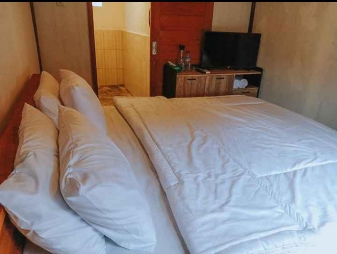 Mayeka Transit Hostel Bandara Internasional Lombok 프라야 외부 사진