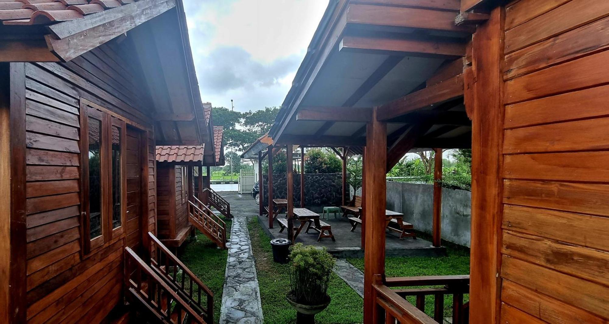 Mayeka Transit Hostel Bandara Internasional Lombok 프라야 외부 사진