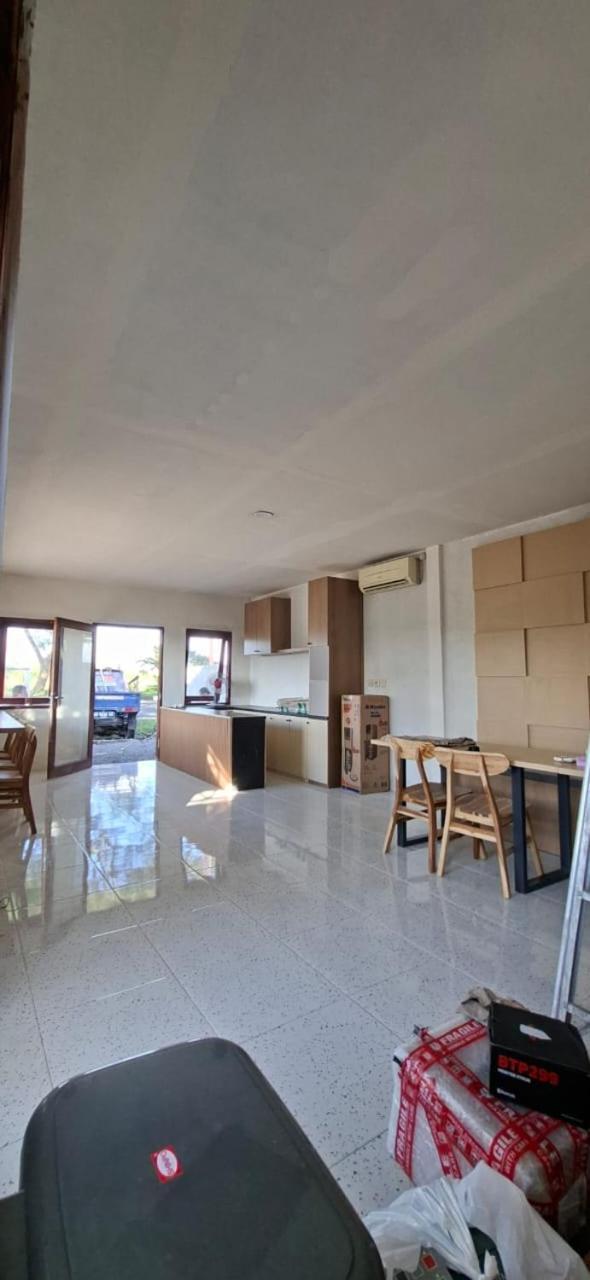 Mayeka Transit Hostel Bandara Internasional Lombok 프라야 외부 사진