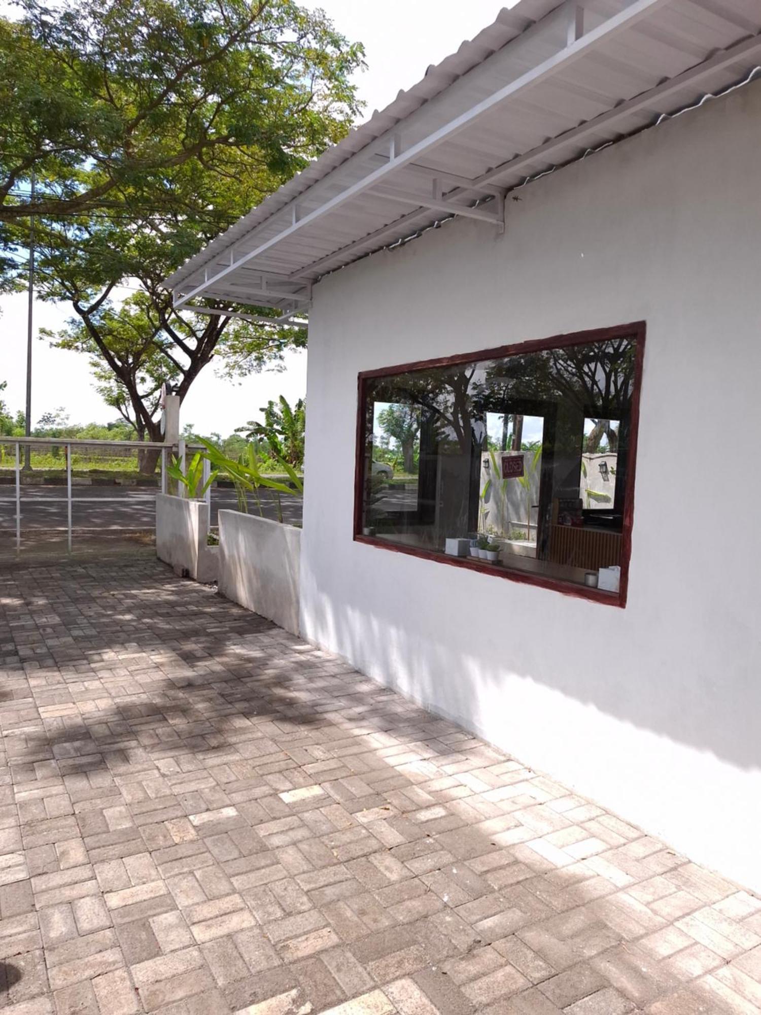Mayeka Transit Hostel Bandara Internasional Lombok 프라야 외부 사진